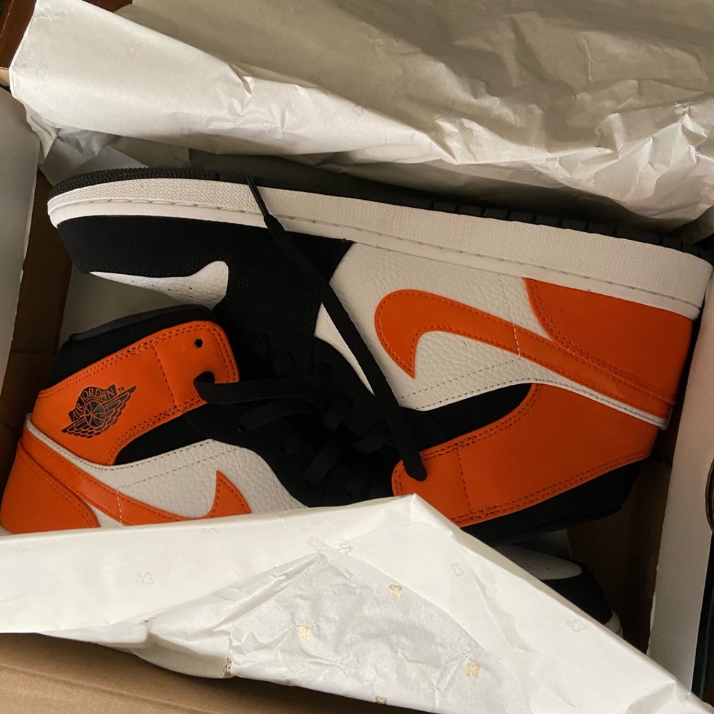 Jordan 1’s Mid Starfish